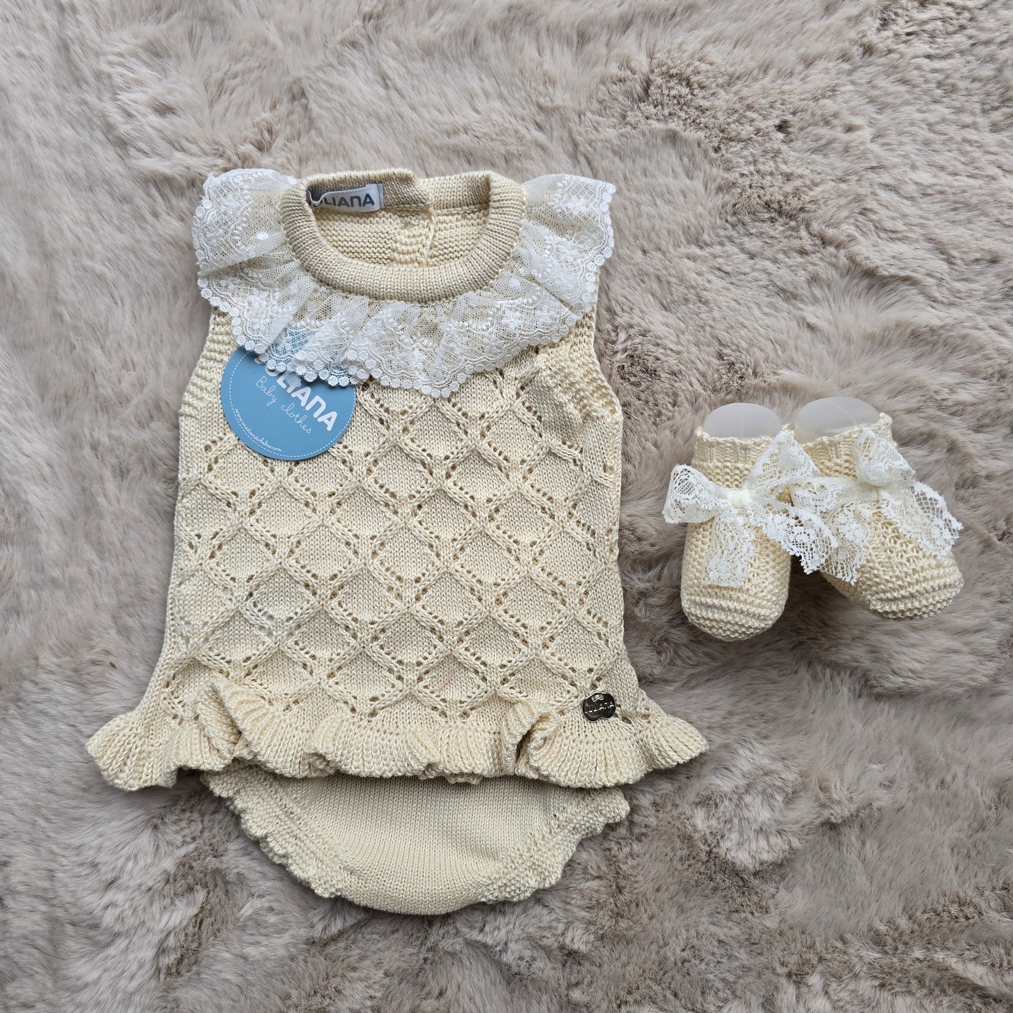 Completo 2 pezzi crema con rombi traforati e pizzo - Juliana