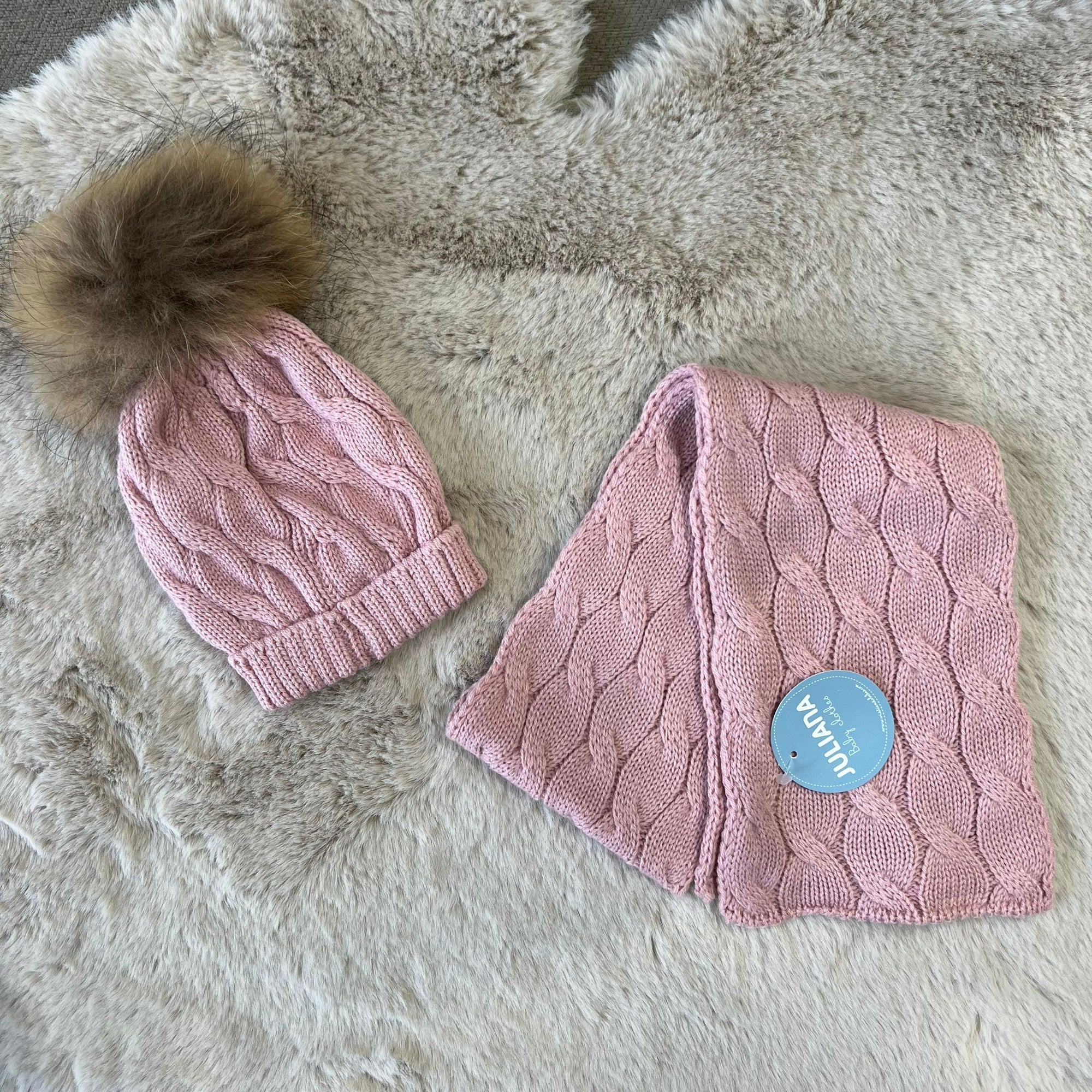 Cappellino e sciarpa in varie colorazioni - Juliana