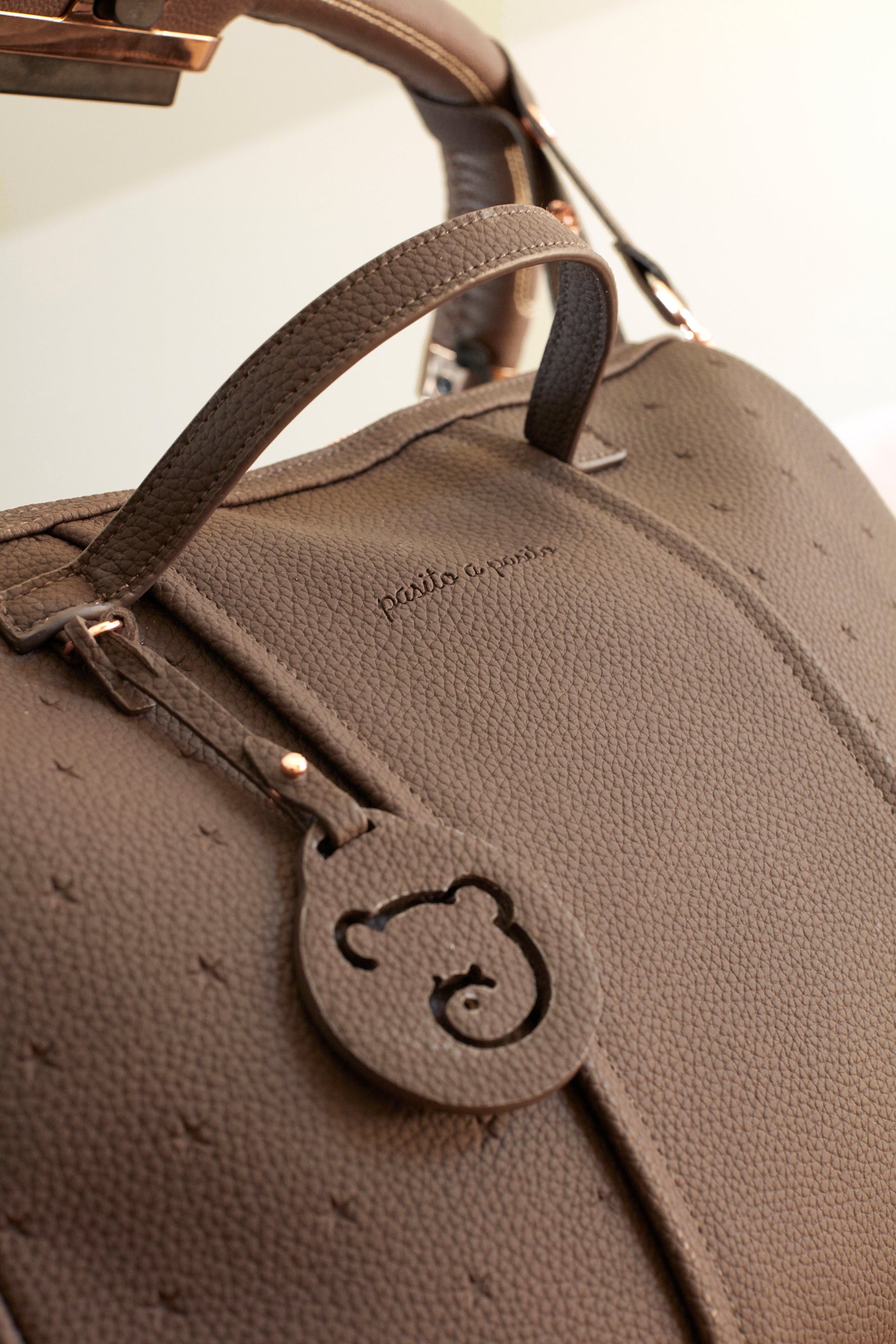 Borsa fasciatoio per passeggino modello LONDON Marrone — Pasito a pasito