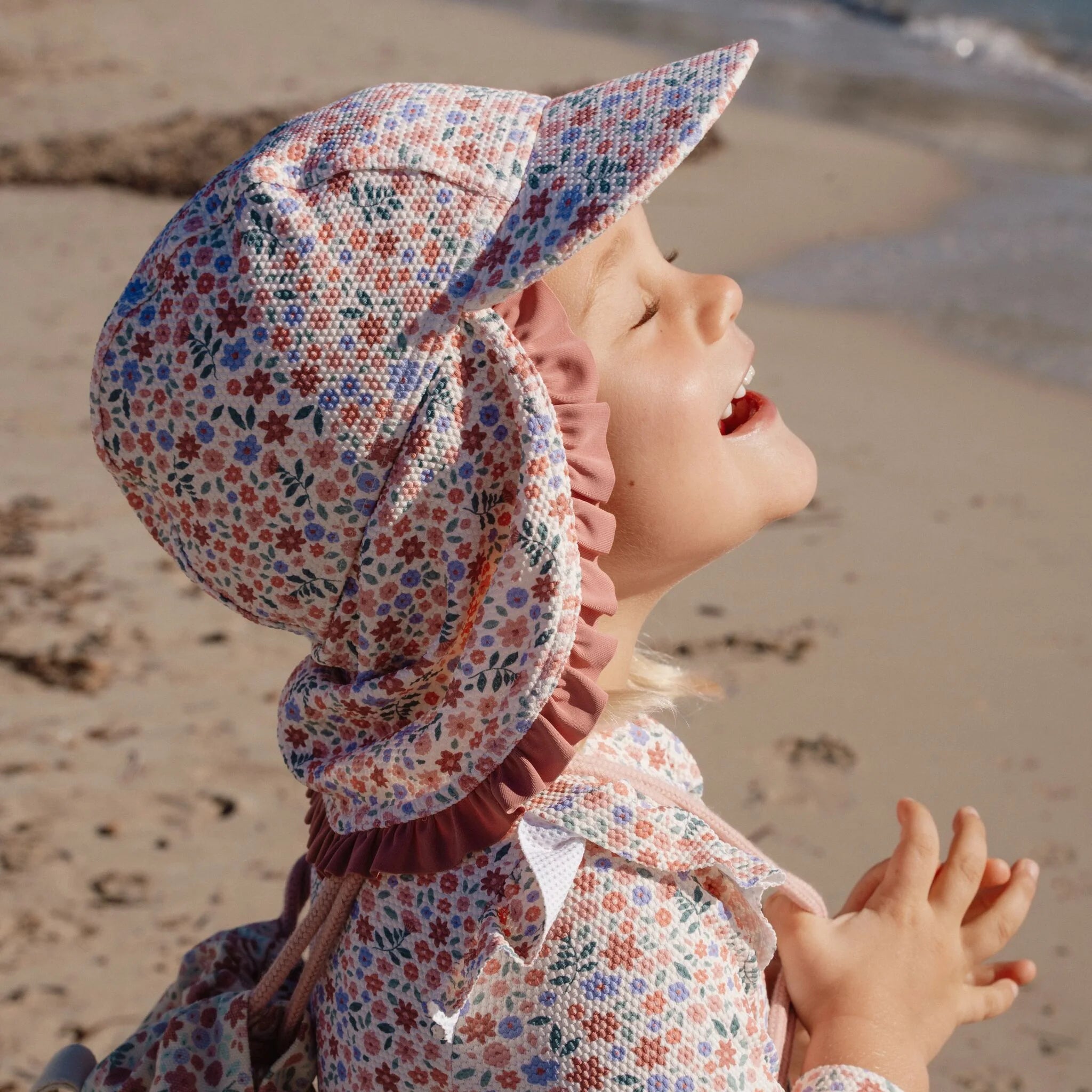 Cappellino da spiaggia Dreamy Flowerfield - Little Dutch