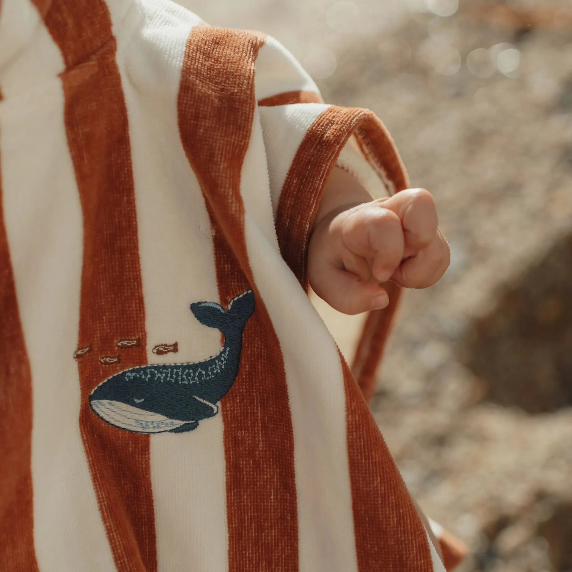 Poncho Ocean World Brown Stripe - Little Dutch