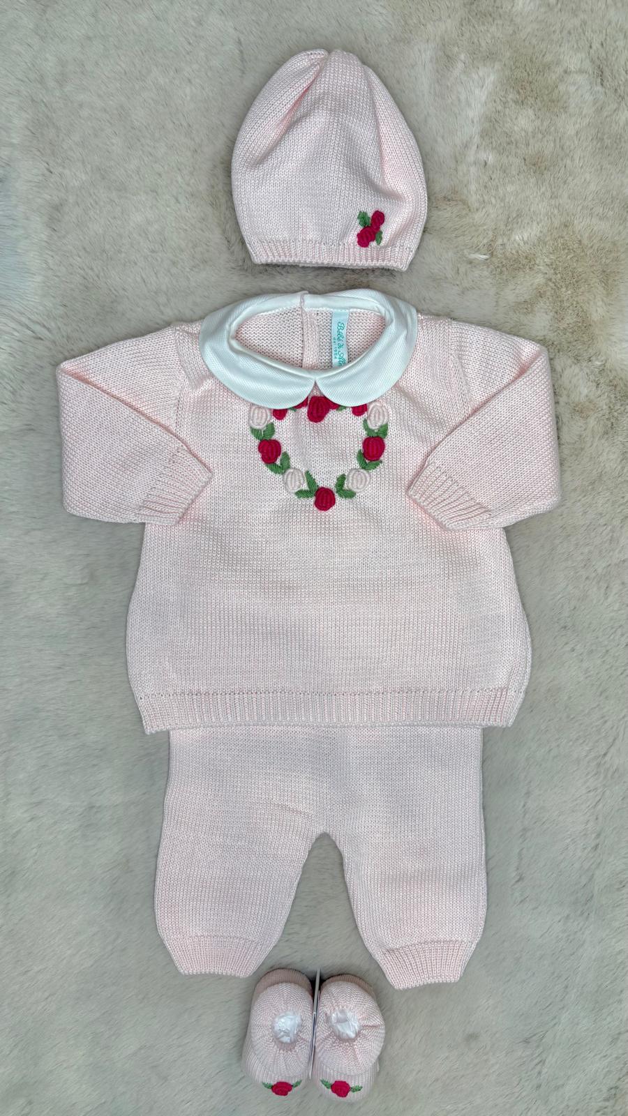 Completo 2 pezzi, cappellino e scarpette con roselline - Bebè di Almy