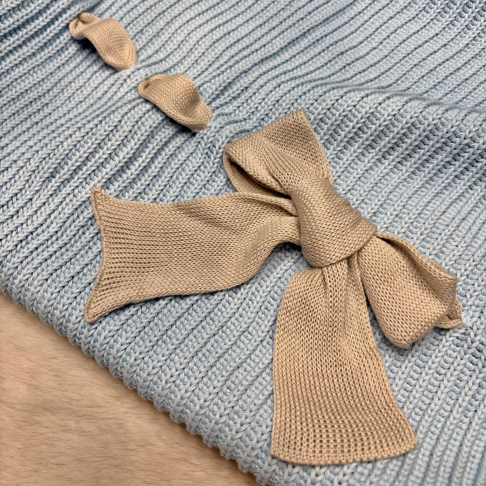 Copertina con fiocchetto azzurro e tortora - Bebè di Almy