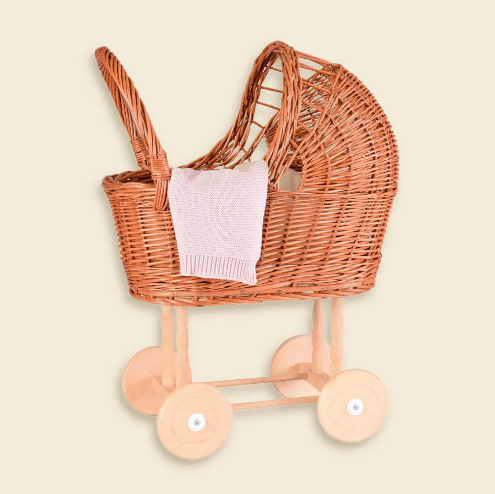 Carrozzina in vimini con coperta lavorata a maglia - Egmont Toys