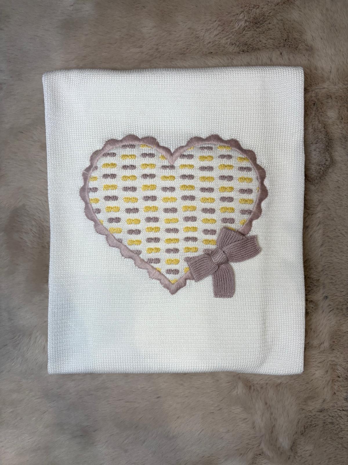 Copertina in filo con ricamo cuore - Marlù