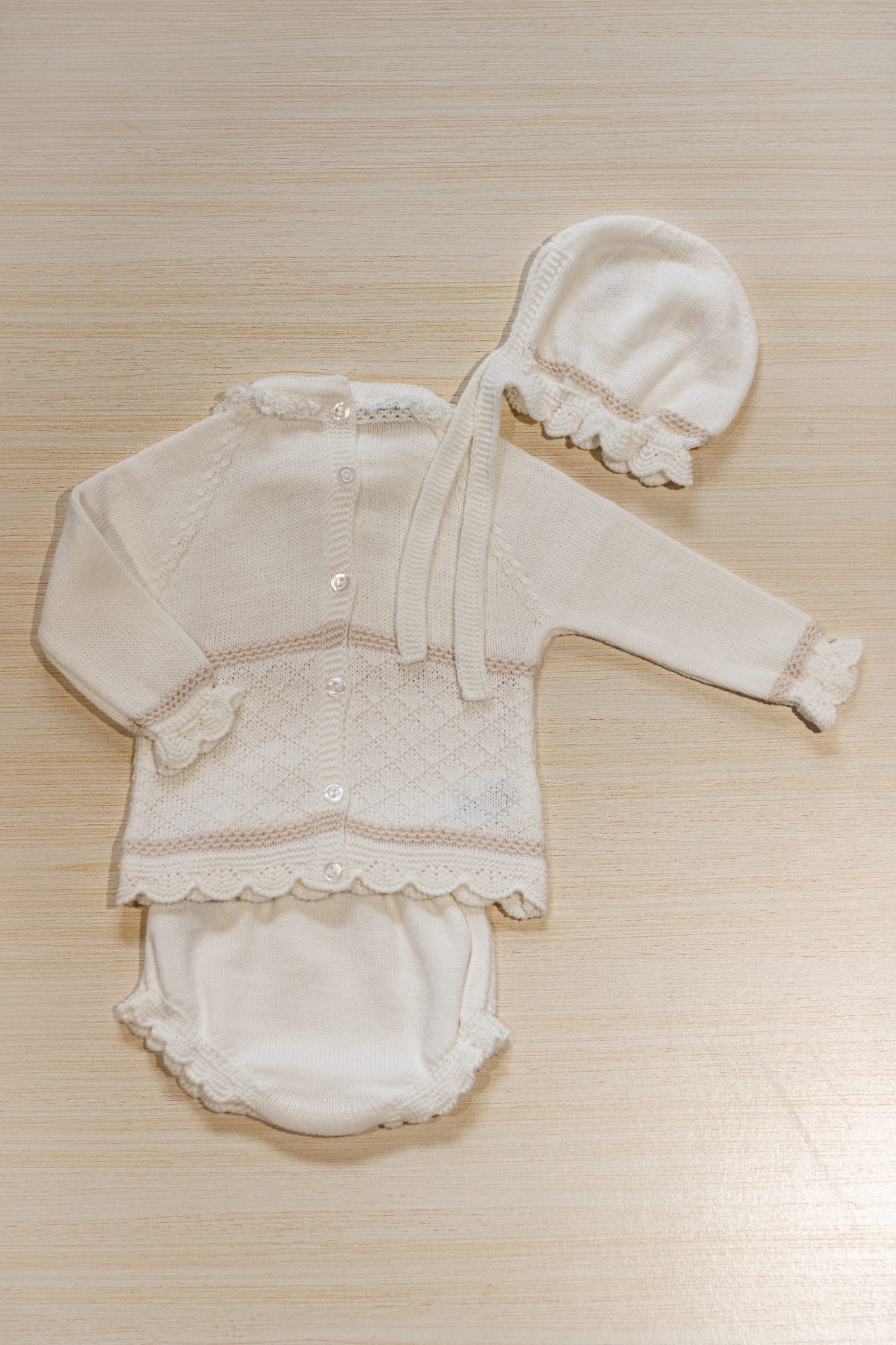 Completino 3 pezzi con pantaloncino crema - Juliana