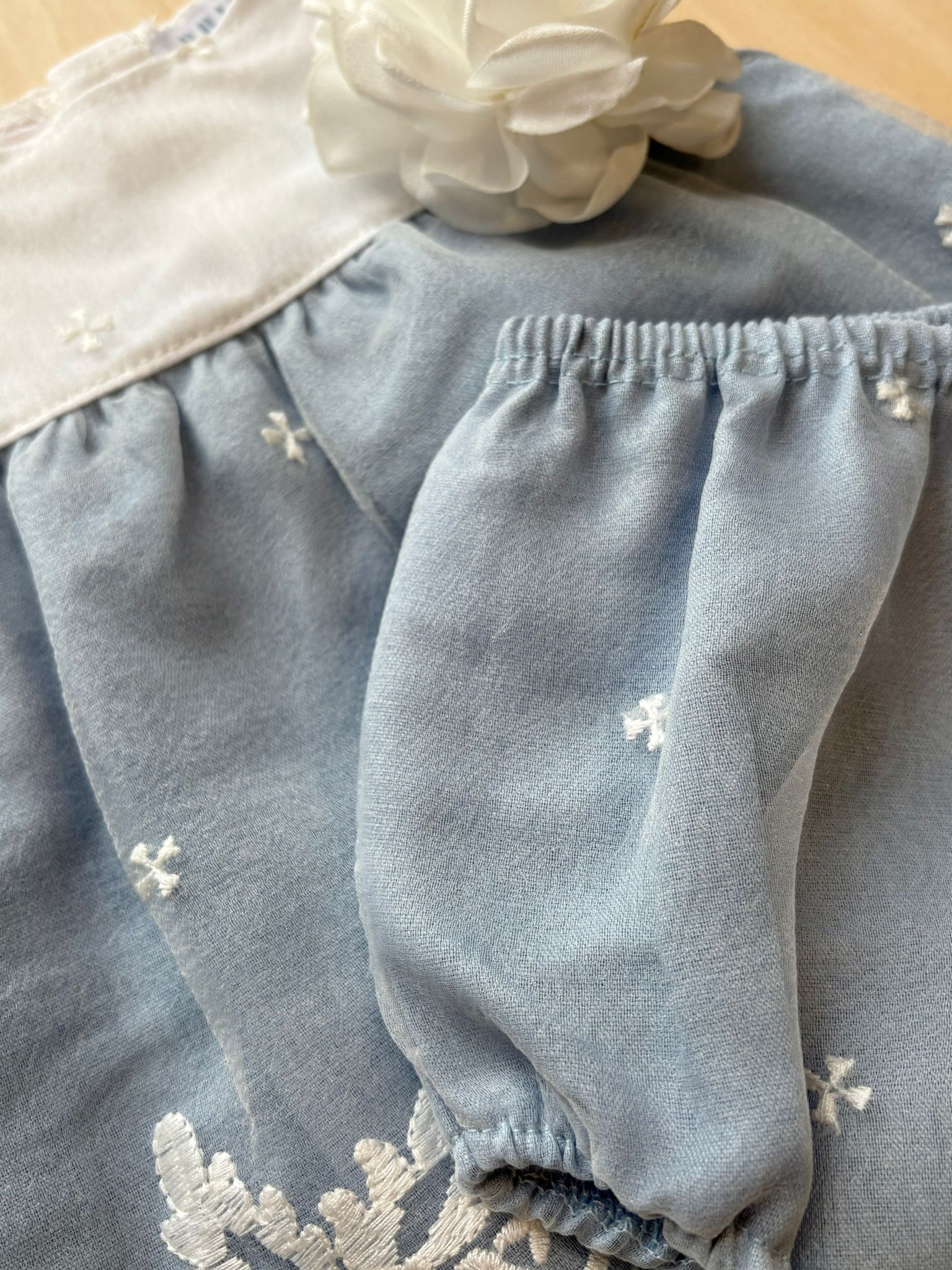 Vestitino Elegante con culotte Azzurro Polvere e Pizzo Bianco - Juliana