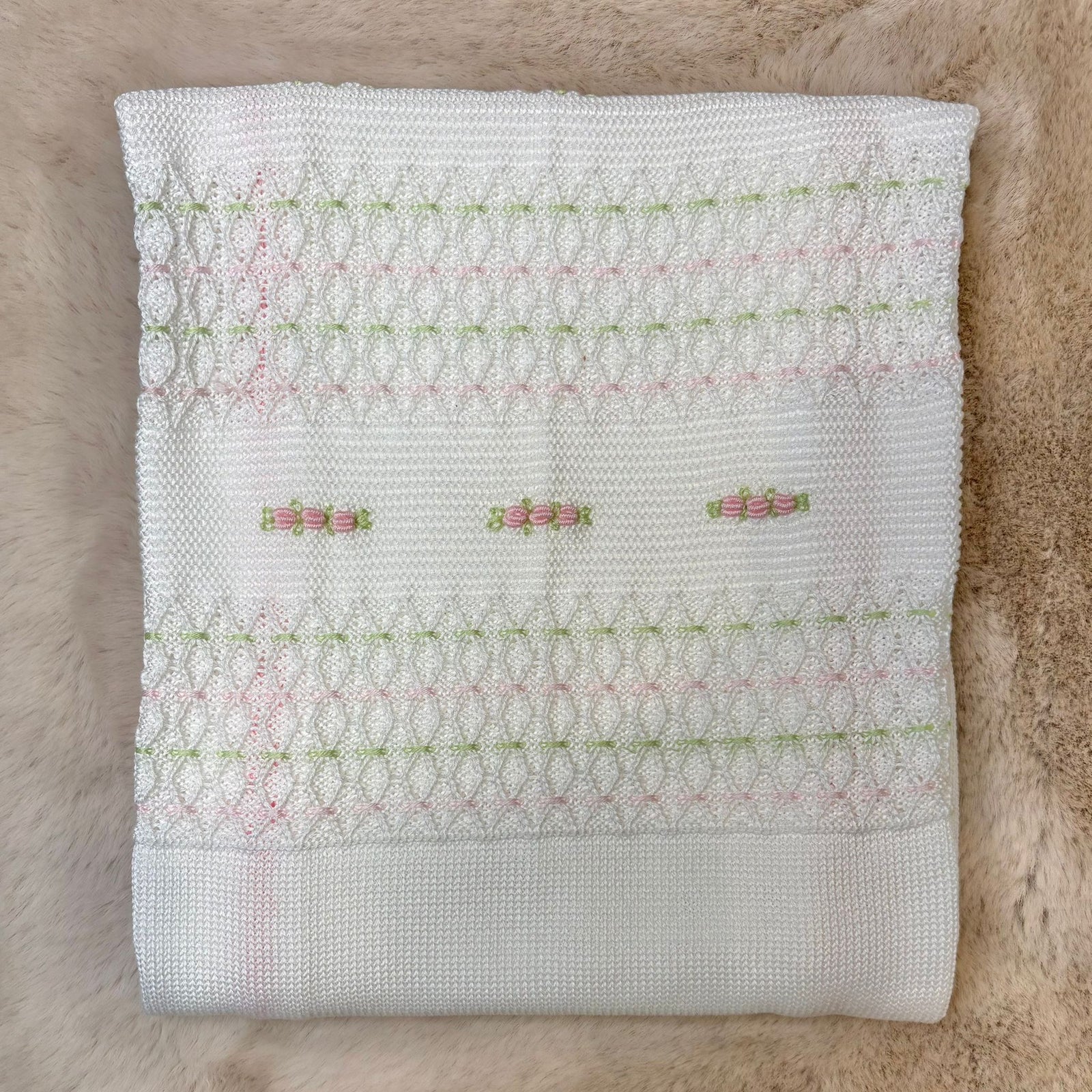 Copertina con ricamo roselline - Marlù