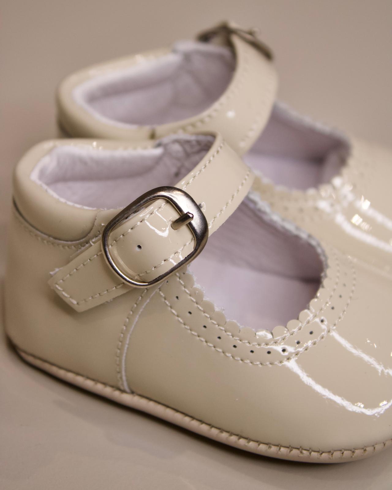Scarpette Crema con Cinturino Regolabile - Caminito