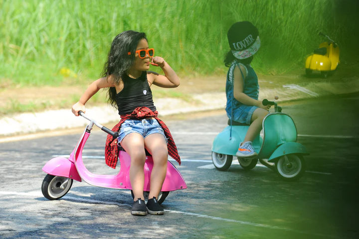 PRIMO Ride On Kids Vespa Rosa - AmbossToys