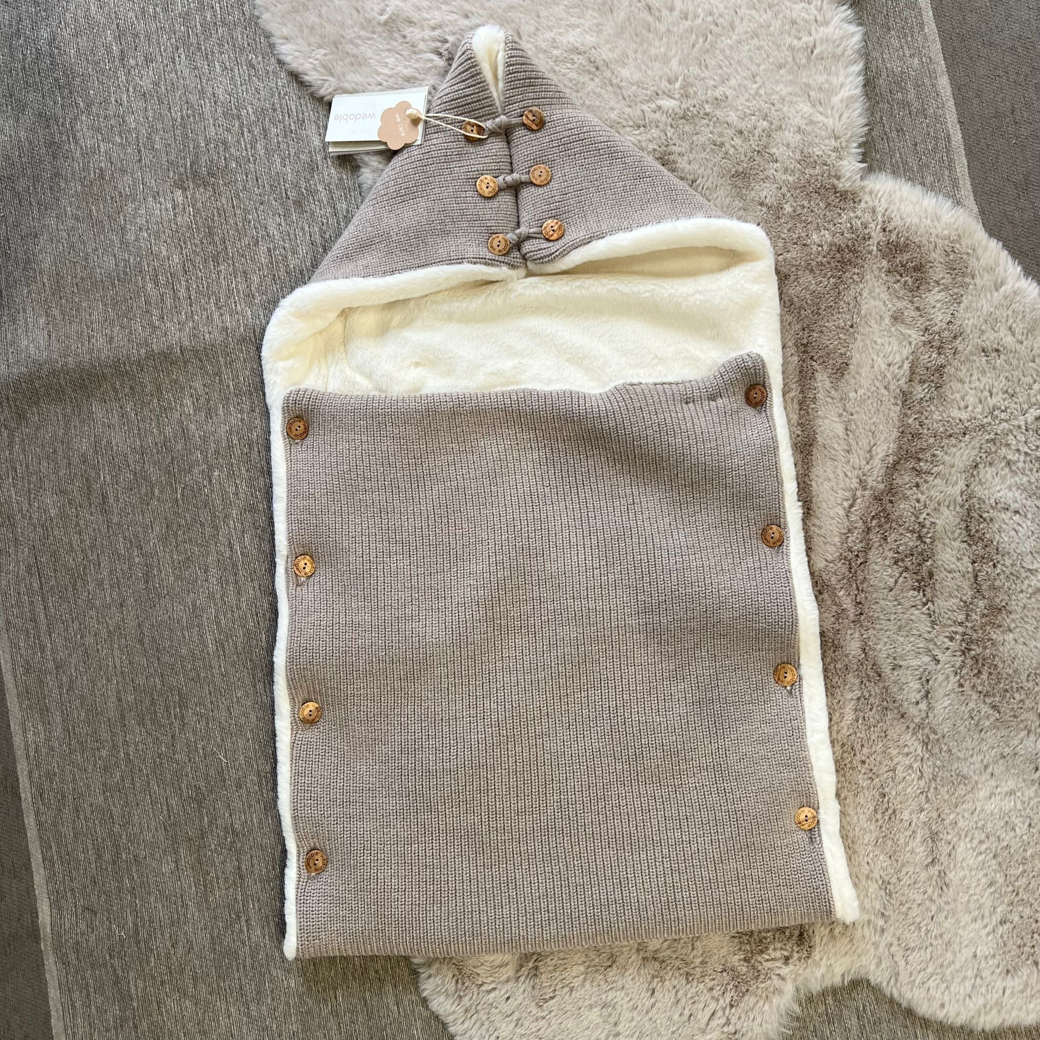 Baby sacco per neonati lavorato a maglia in punto inglese - Wedoble