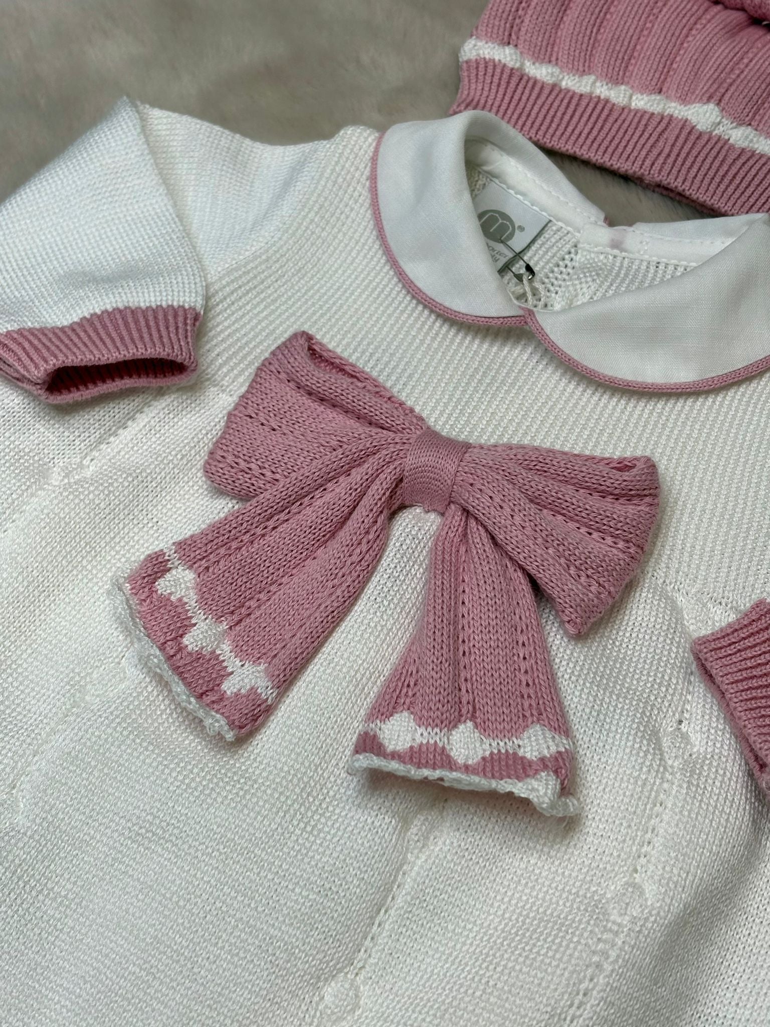 Tutina con fiocco con cappello e babbucce - Marlù