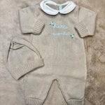 Tutina "Hello World" con scarpette e cappellino Tortora - Bebè di Almy