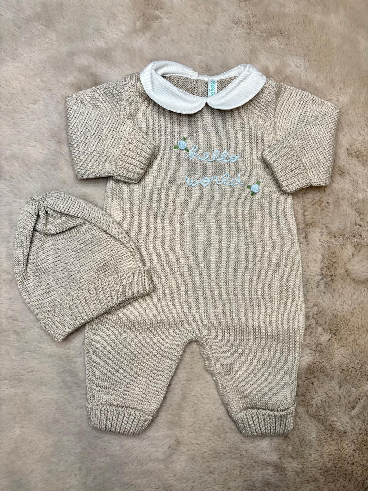 Tutina "Hello World" con scarpette e cappellino Tortora - Bebè di Almy