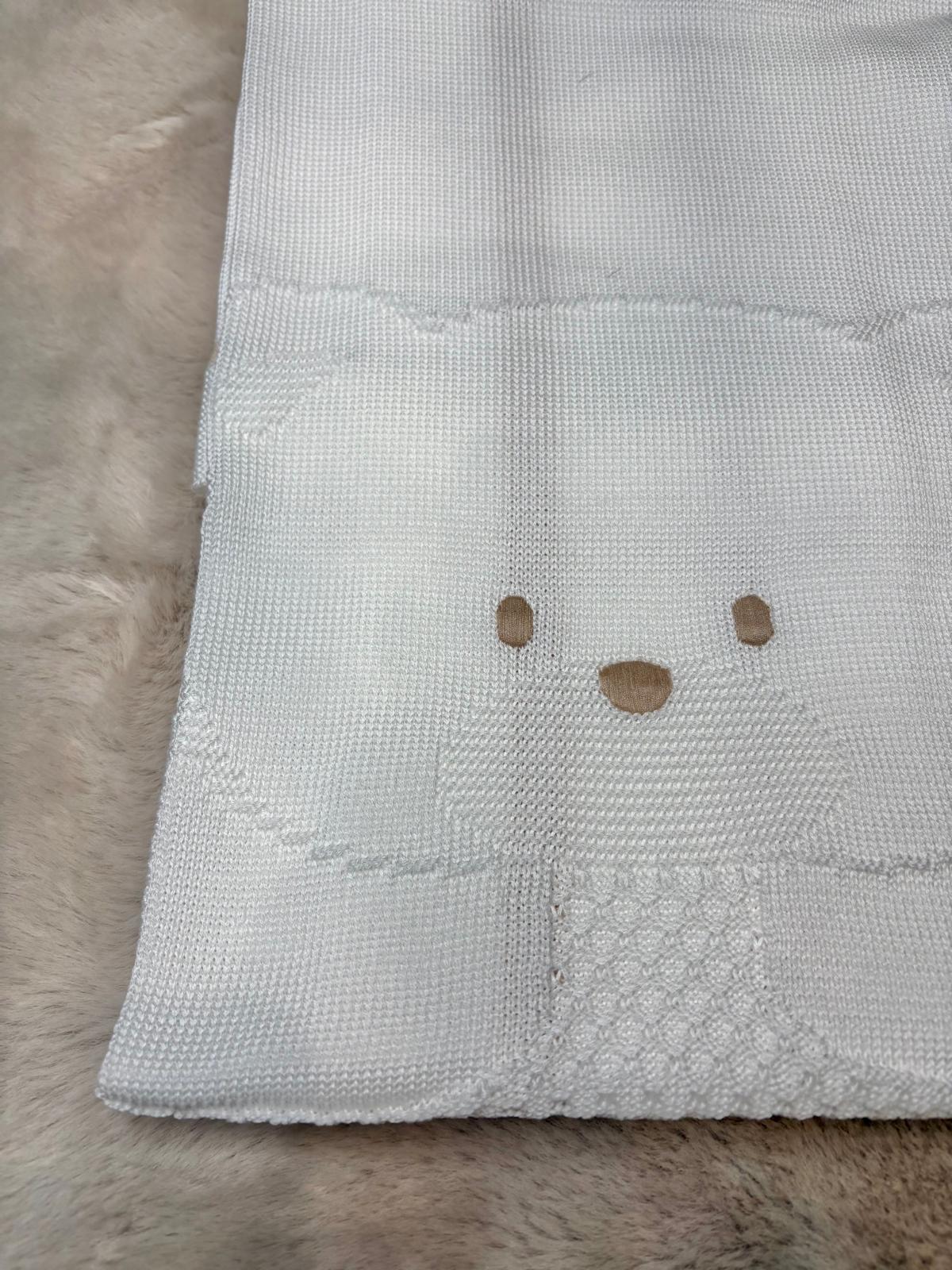 Copertina in filo orsetto con ricamo beige - Marlù