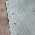 Coperta in filo azzurra con ricami tortora - Marlù