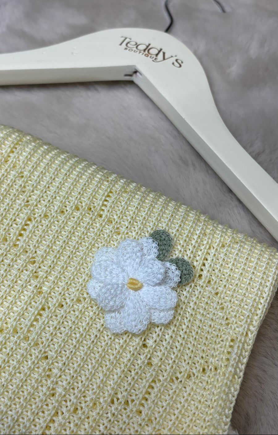 Copertina in filo con ricam giallo - Marlù