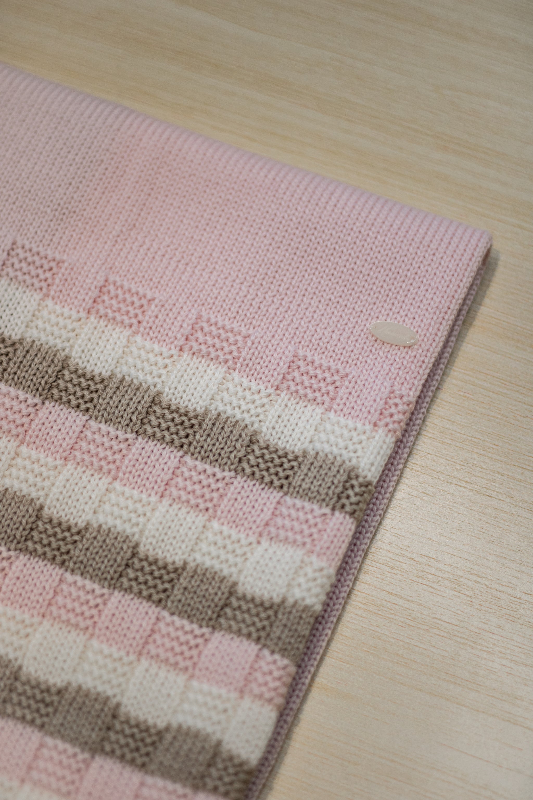 Copertina con Design a Quadri Rosa - Ninnaoh