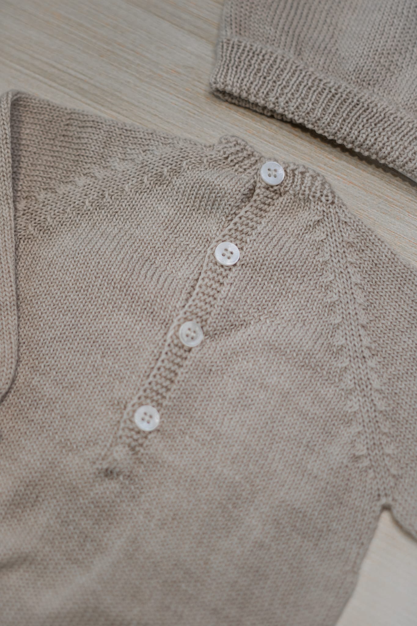 Tutina con cappellino beige - wedoble