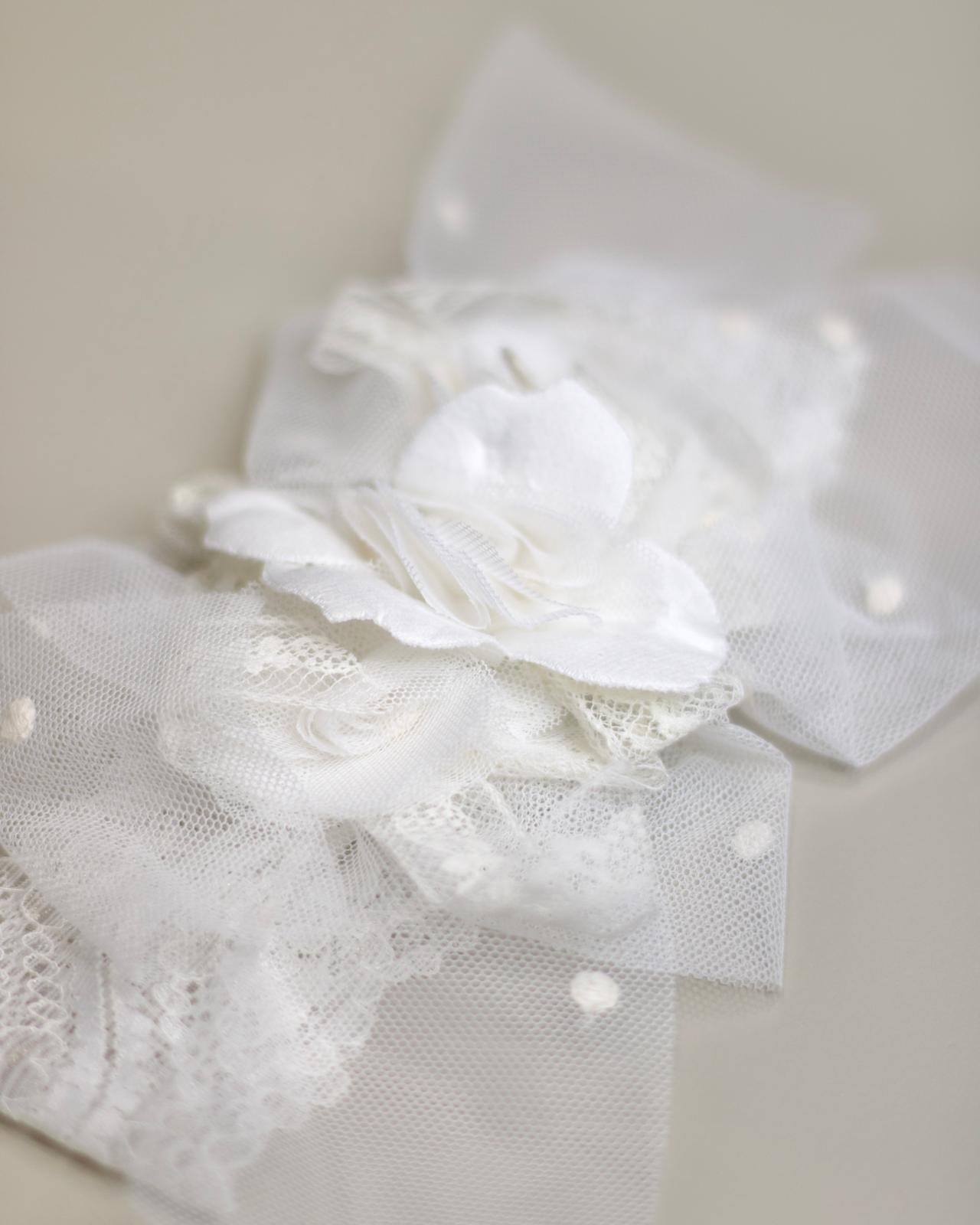 Fascetta Bianca in Tulle e Pizzo con Fiore in Rilievo - Marlù