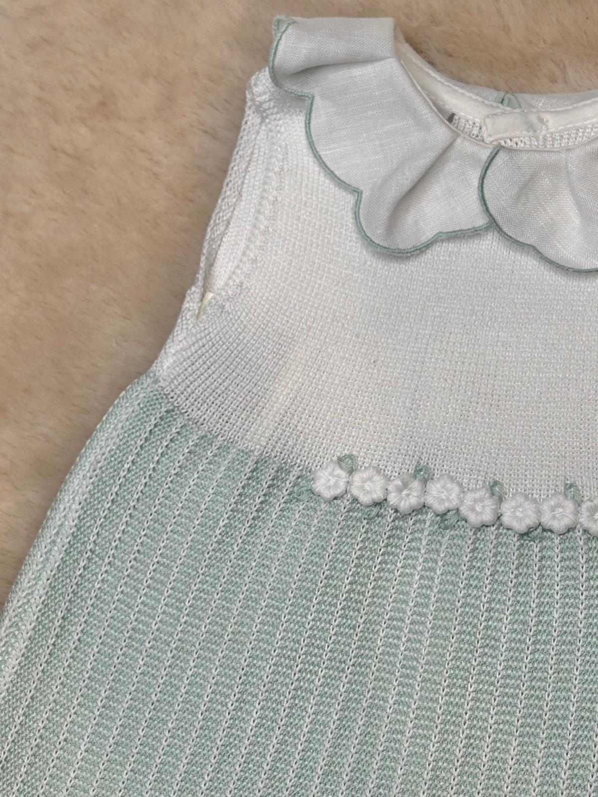 Pagliaccetto con ricamo fiori verde salvia - Marlù