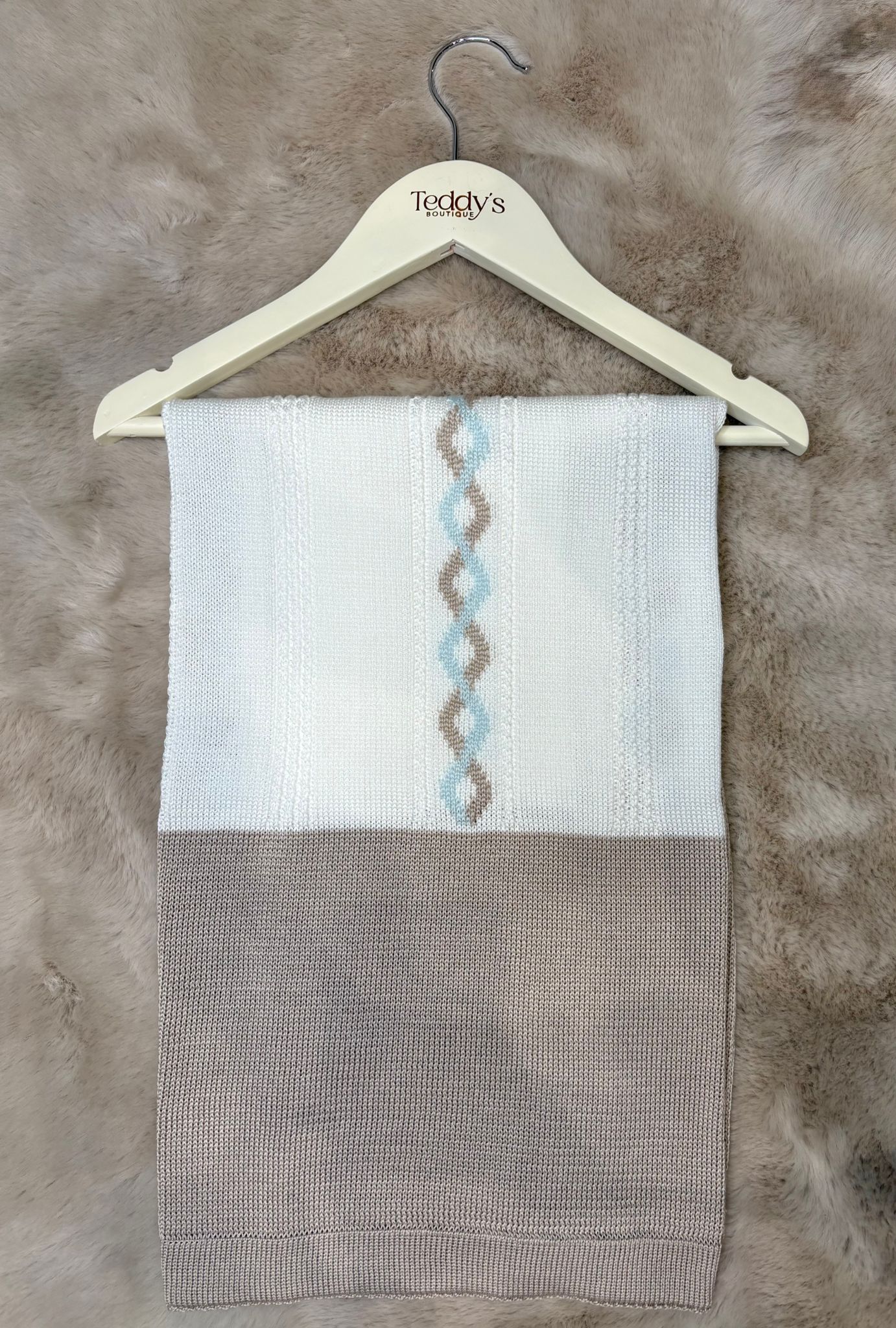 Copertina in filo con l'azzurro e il tortora - Marlù